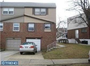 8811 Macon St, Philadelphia, PA 19152