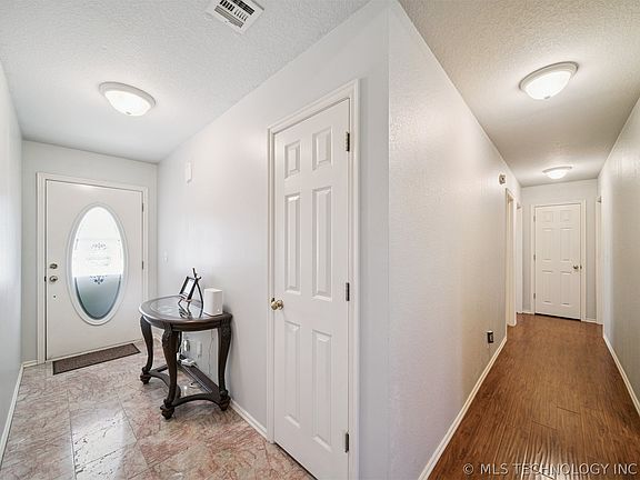 2nd image of 18466 S Ash Rd