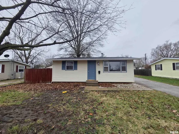 1722 Harrison St, Galesburg, IL 61401