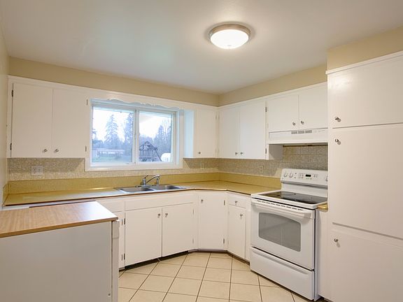 3rd image of 7519 122nd St E
