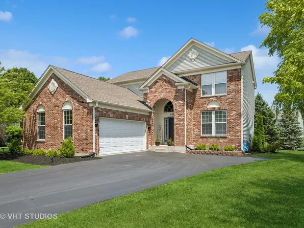 4370 Whitehall Ln, Algonquin, IL 60102