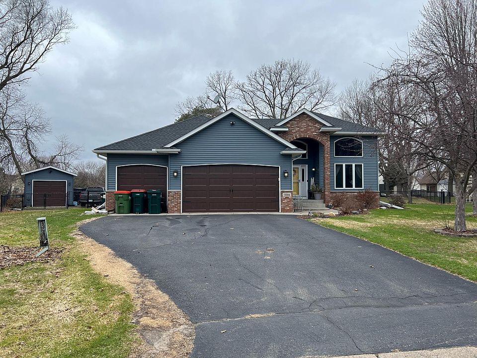 1st image of 13086 Palisade Ct NE