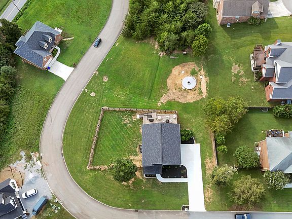 4th image of 1007 Crown Ridge Ln