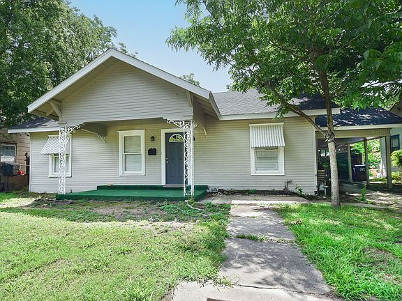 2nd image of 3814 Roberts St