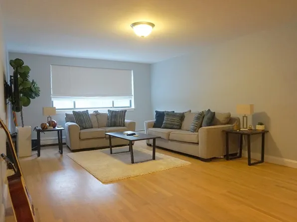 44 Lafayette Ave APT 403, Chelsea, MA 02150