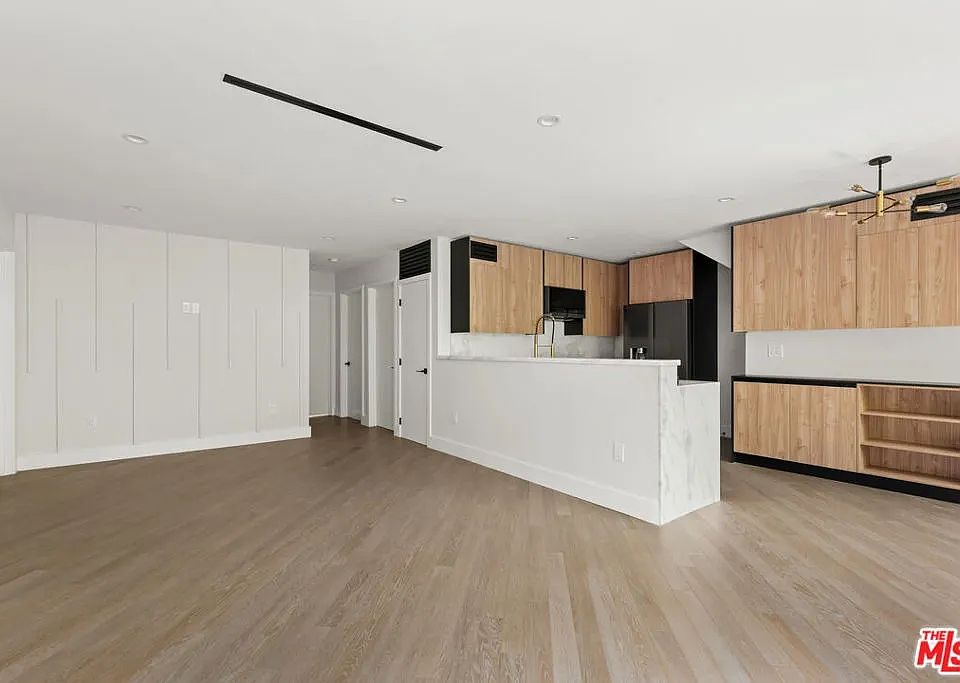 1st image of 1450 1/2 S Crescent Heights Blvd
