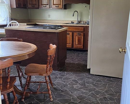 4th image of 8322 State Road 227 N