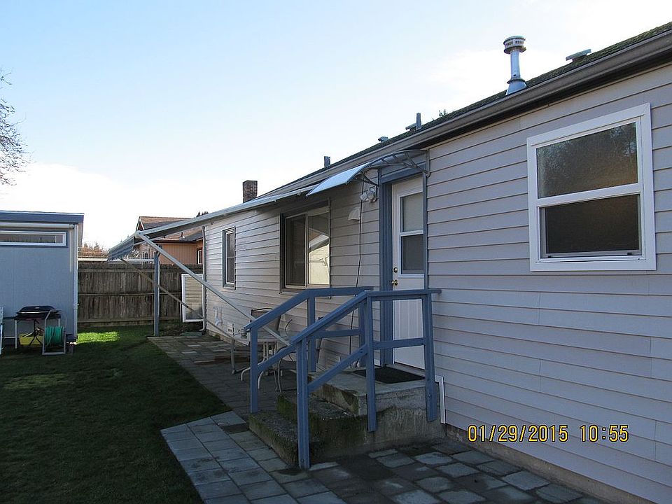 2nd image of 904 NE 113th St