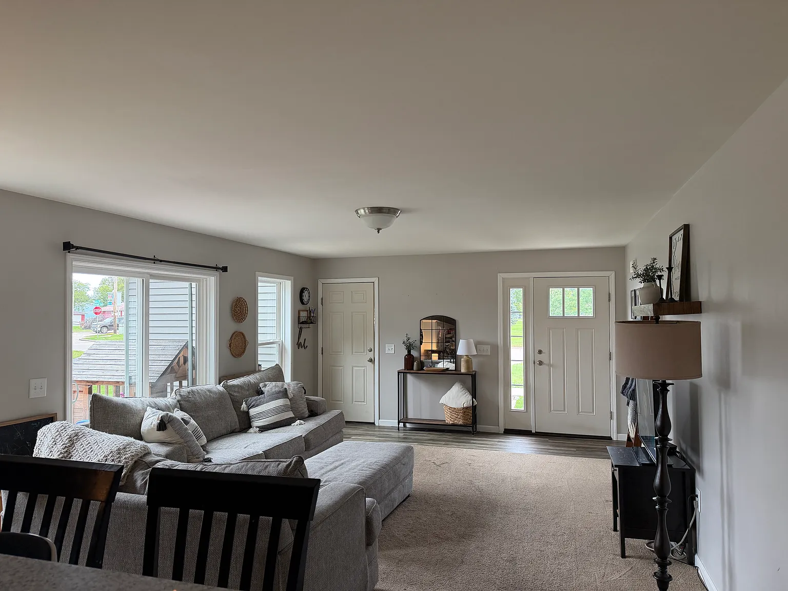 3 bed, 1500 sqft, $1,800 — Photo 2