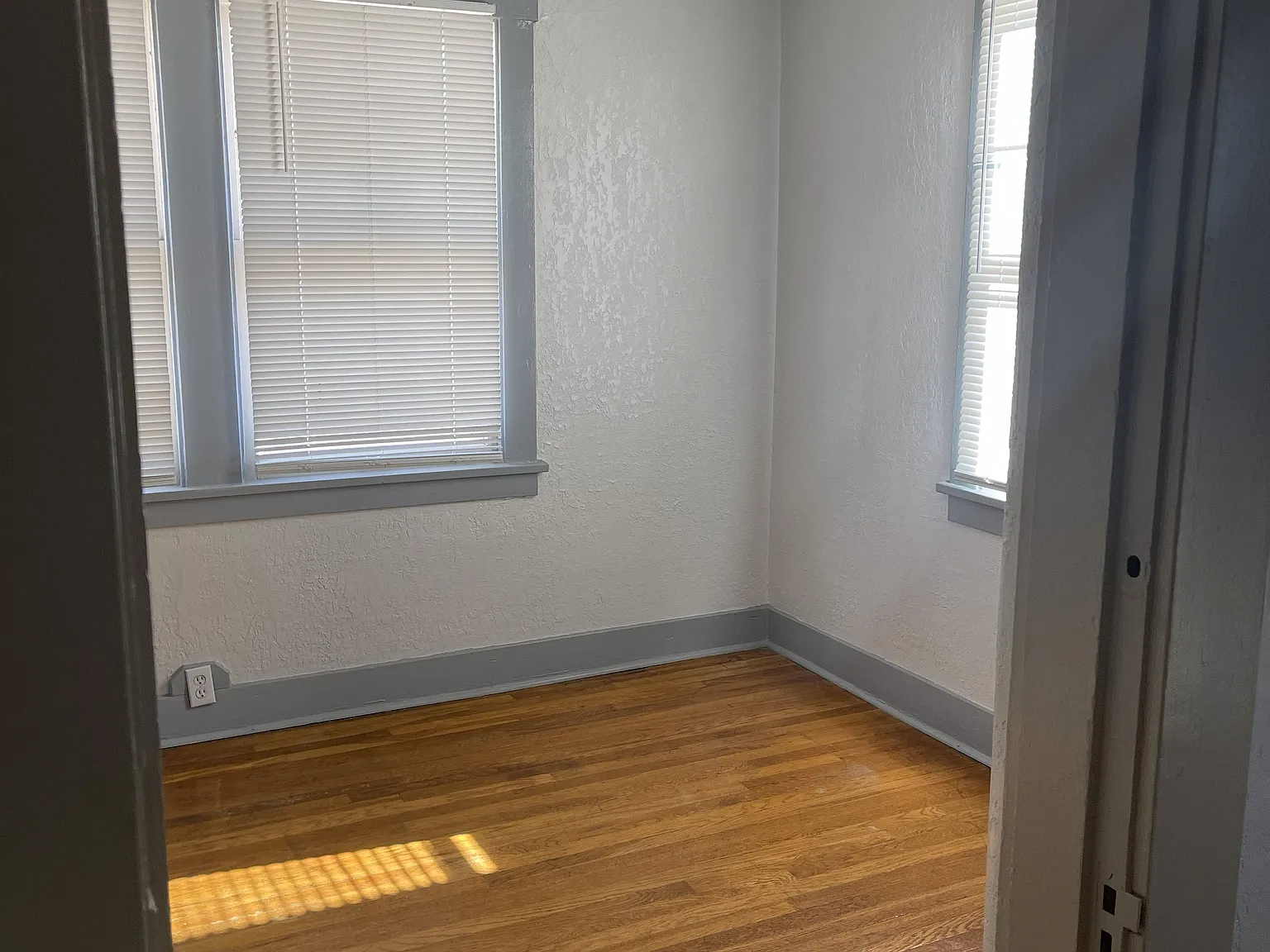 4 bed, 2100 sqft, $750 — Photo 2