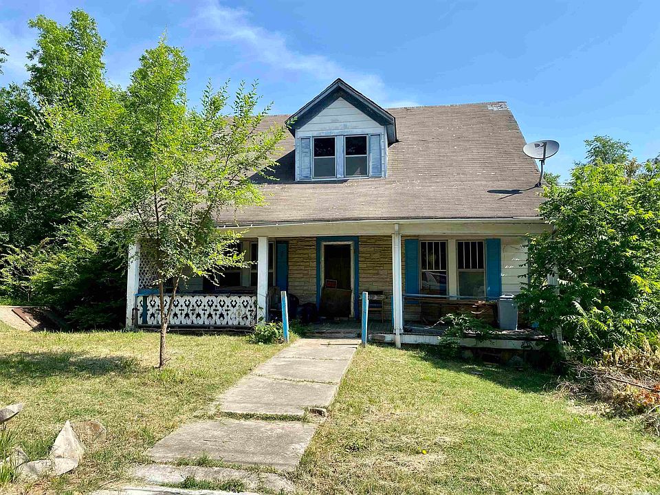 1st image of 139 W Court St