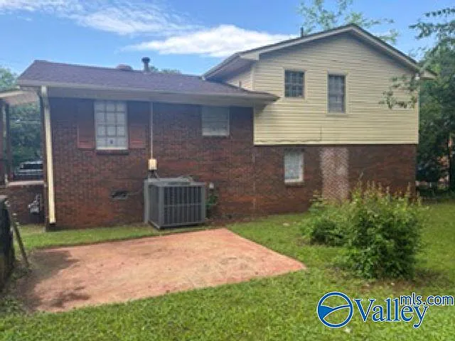 2416 Redmont Rd NW — Photo 2