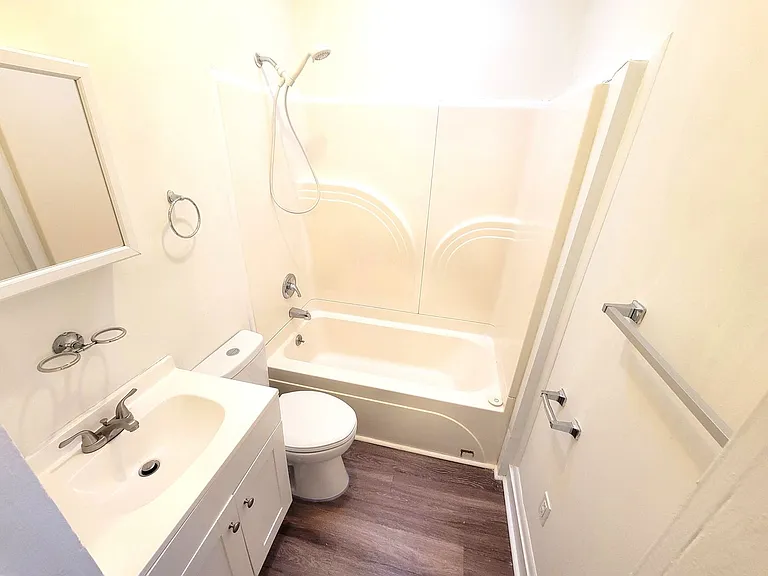 505 Ross Ave — Photo 11