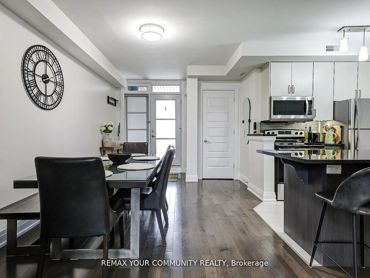 2 bed, $2,500 — Photo 3