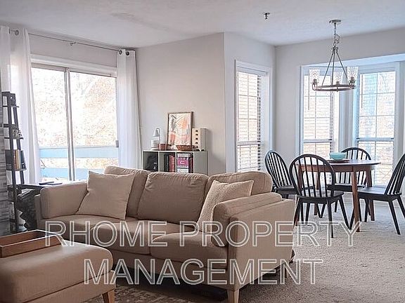 2nd image of 1407 Riverview Dr SE