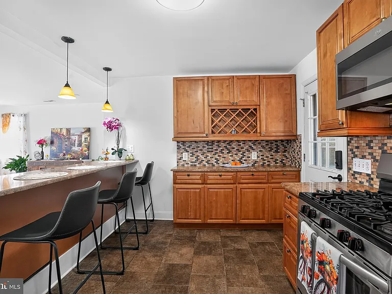 137 Walker Ln — Photo 10