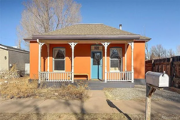 606 I St — Photo 1