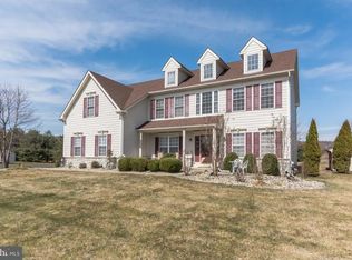 8 Avondale Cir, Exton, PA 19341