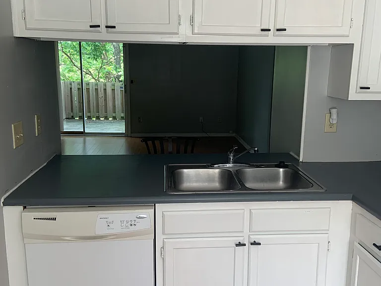 654 Lex Dr — Photo 3