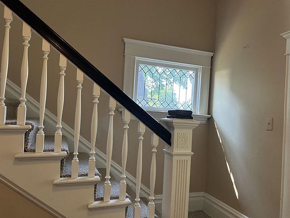 3rd image of 614 E Nora Ave