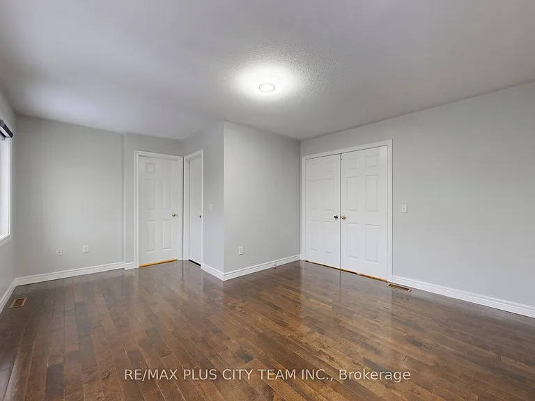 4 Slessor Ln — Photo 18