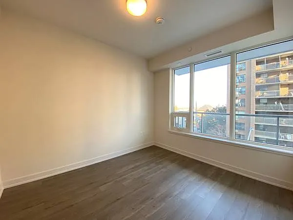 212 King William St #404 — Photo 3