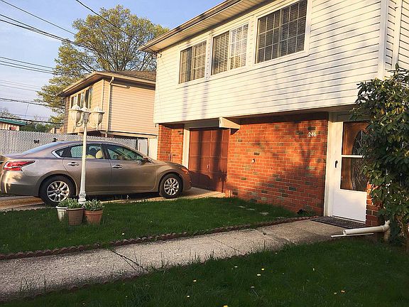 3rd image of 246 Poultney St