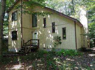 5018 Woodside Dr, Tobyhanna, PA