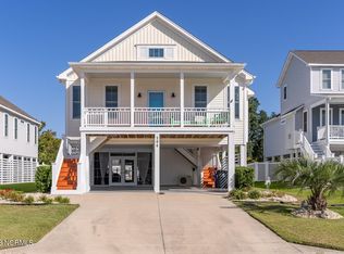 304 Ivy Ln, Carolina Beach, NC 28428