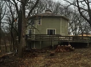 8846 Greenwood Ave, Ozawkie, KS 66070