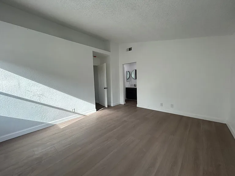 12040 Woodbridge Dr — Photo 22