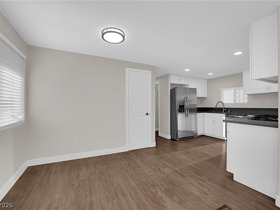4th image of 420 Pueblo Pl