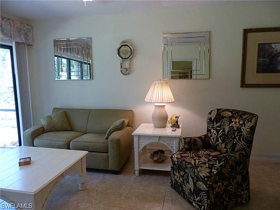 4th image of 27 Greenbrier St #6-106