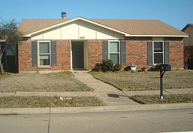 1st image of 1922 Glencrest Ln