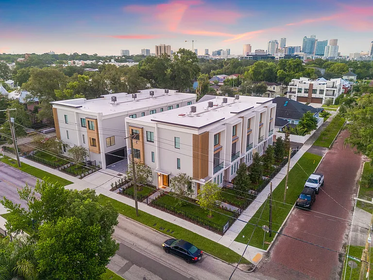 210 W Columbus Dr #3 — Photo 2