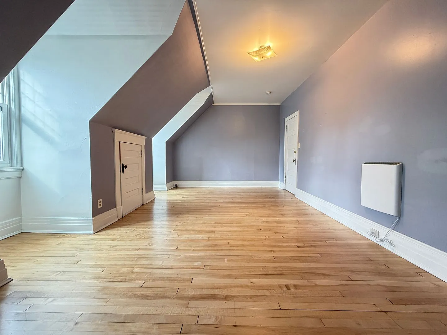 1 Bedroom In The Ordean Mansion - Available Today! — Photo 1