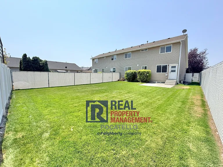 1586 Dustin Cir — Photo 24