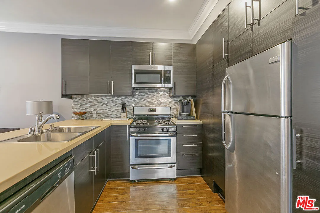 2 bed, 1.0 bath, 900 sqft, $2,695 — Photo 4