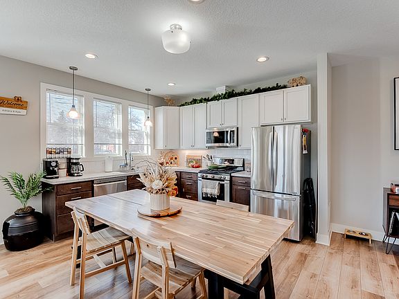 3rd image of 617 Laurel Ave