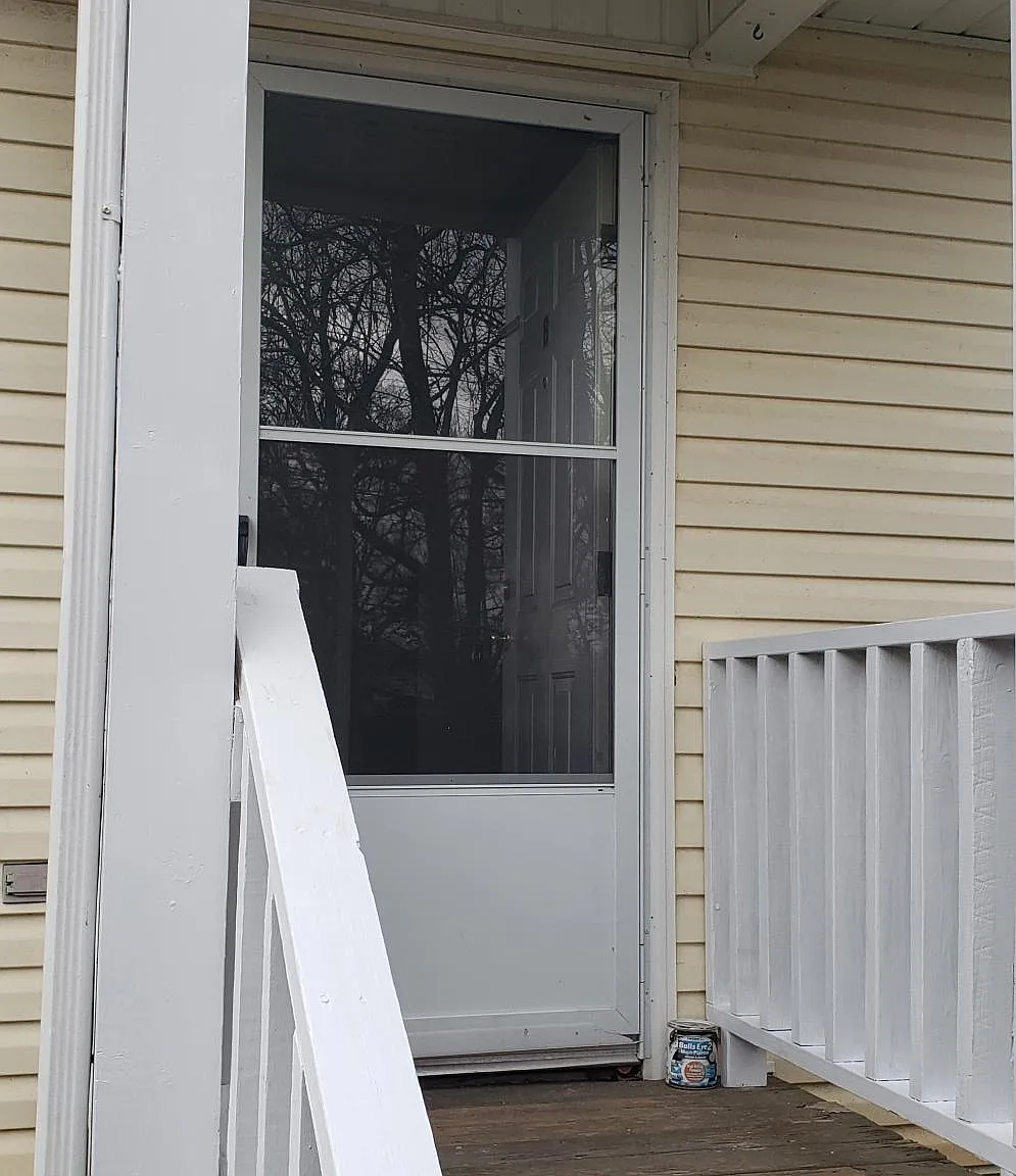 716 Stevens Avenue NE — Photo 2