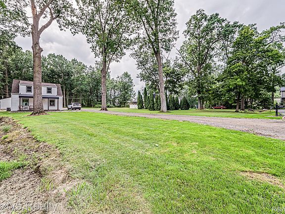 3rd image of 26097 Belledale St