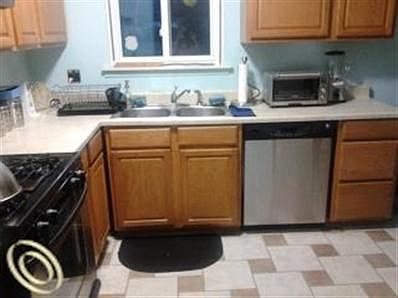 3rd image of 24171 Sherman Ave