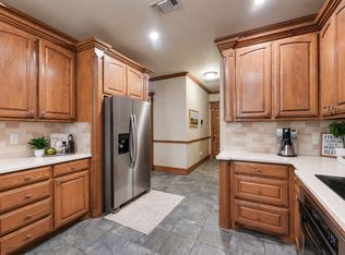 609 Acorn St, Pilot Point, TX 76258