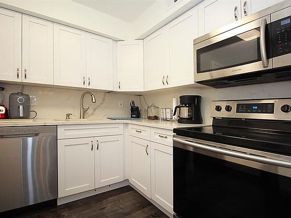 5th image of 9840 Pineapple Tree Dr APT 203