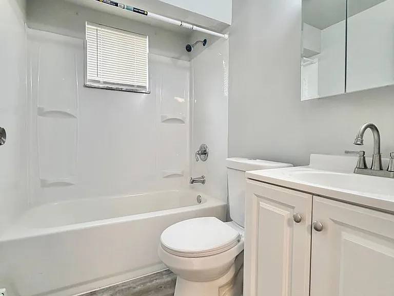 2414 Banning — Photo 5