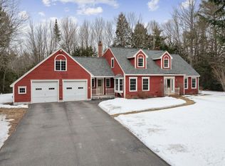 28 Coombs Rd, Topsham, ME 04086