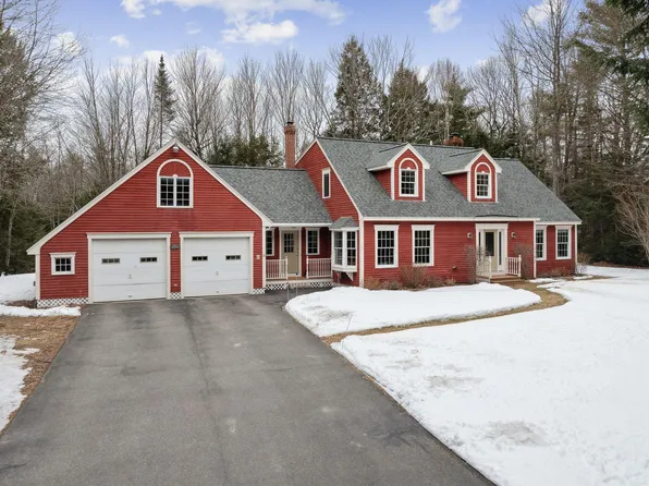 28 Coombs Road, Topsham, ME 04086