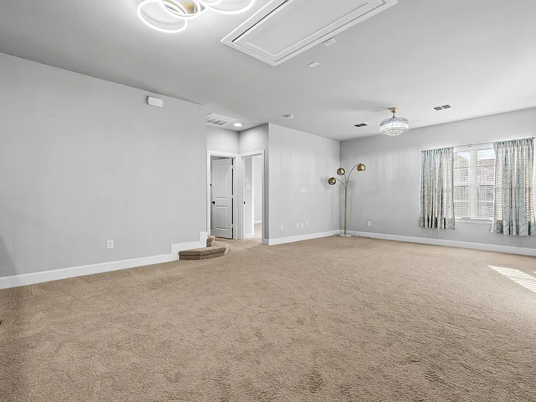 2812 Orchid St — Photo 49