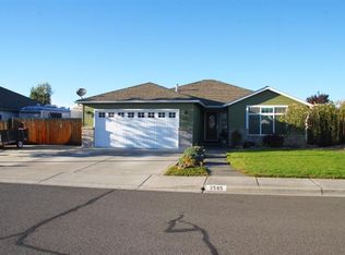 2585 Devonshire Pl, Central Point, OR 97502