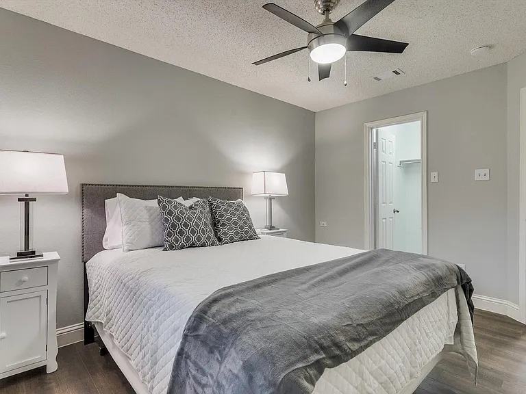 1717 Parkwood Dr — Photo 24